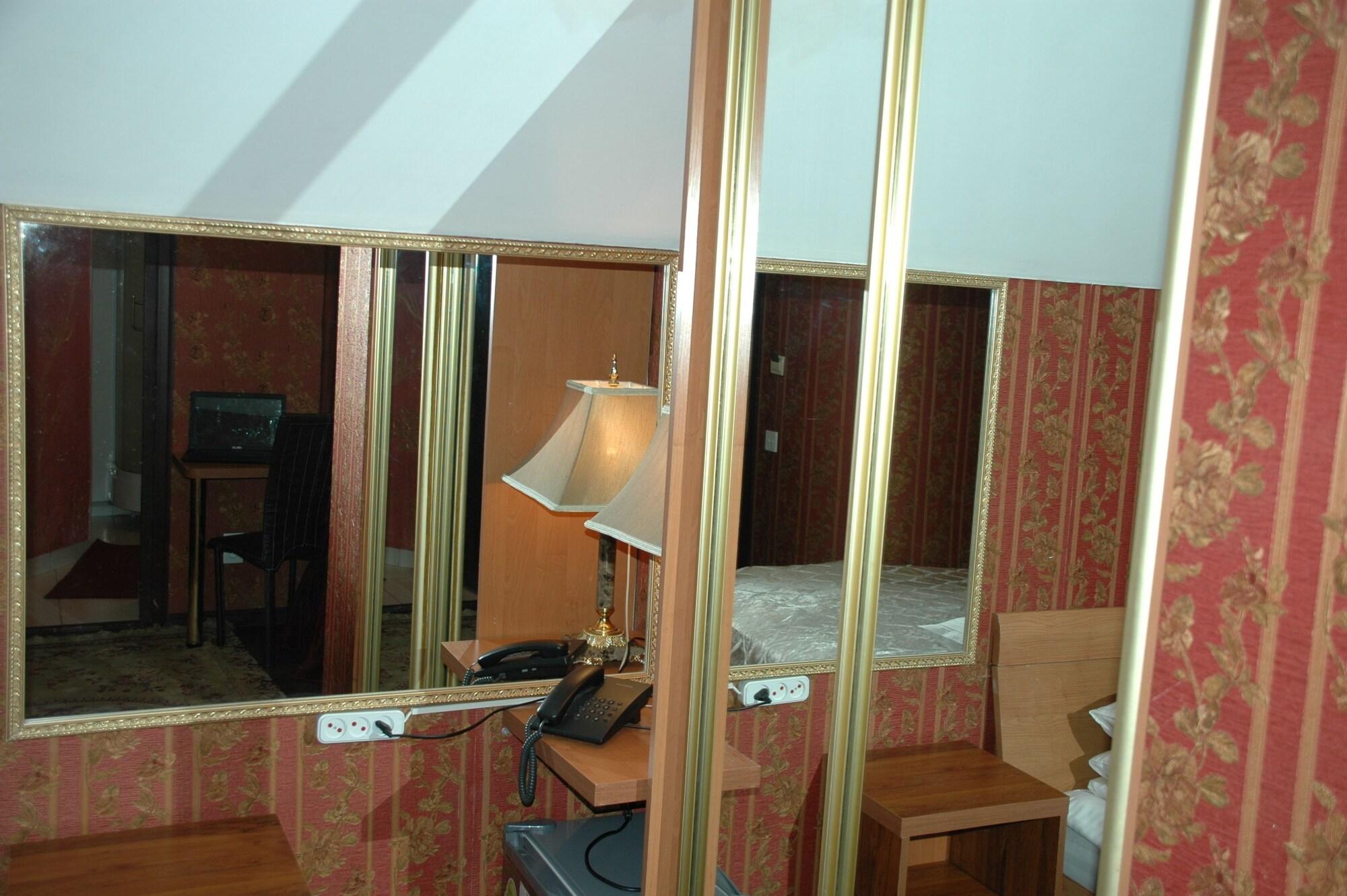 Bella Donna Hotel Chisinau Exterior foto