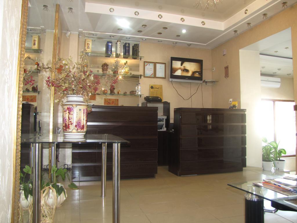 Bella Donna Hotel Chisinau Exterior foto
